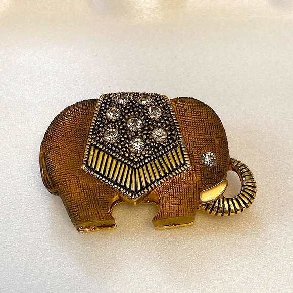 Elephant Jewelry - Vintage India Ceremony Elephant Rhinestones Center With Gold Truck Brooch